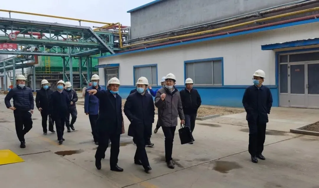 烏蘭察布市委常委、集寧區(qū)委書記奇·達(dá)楞太率隊(duì)調(diào)研南大光電(圖1)