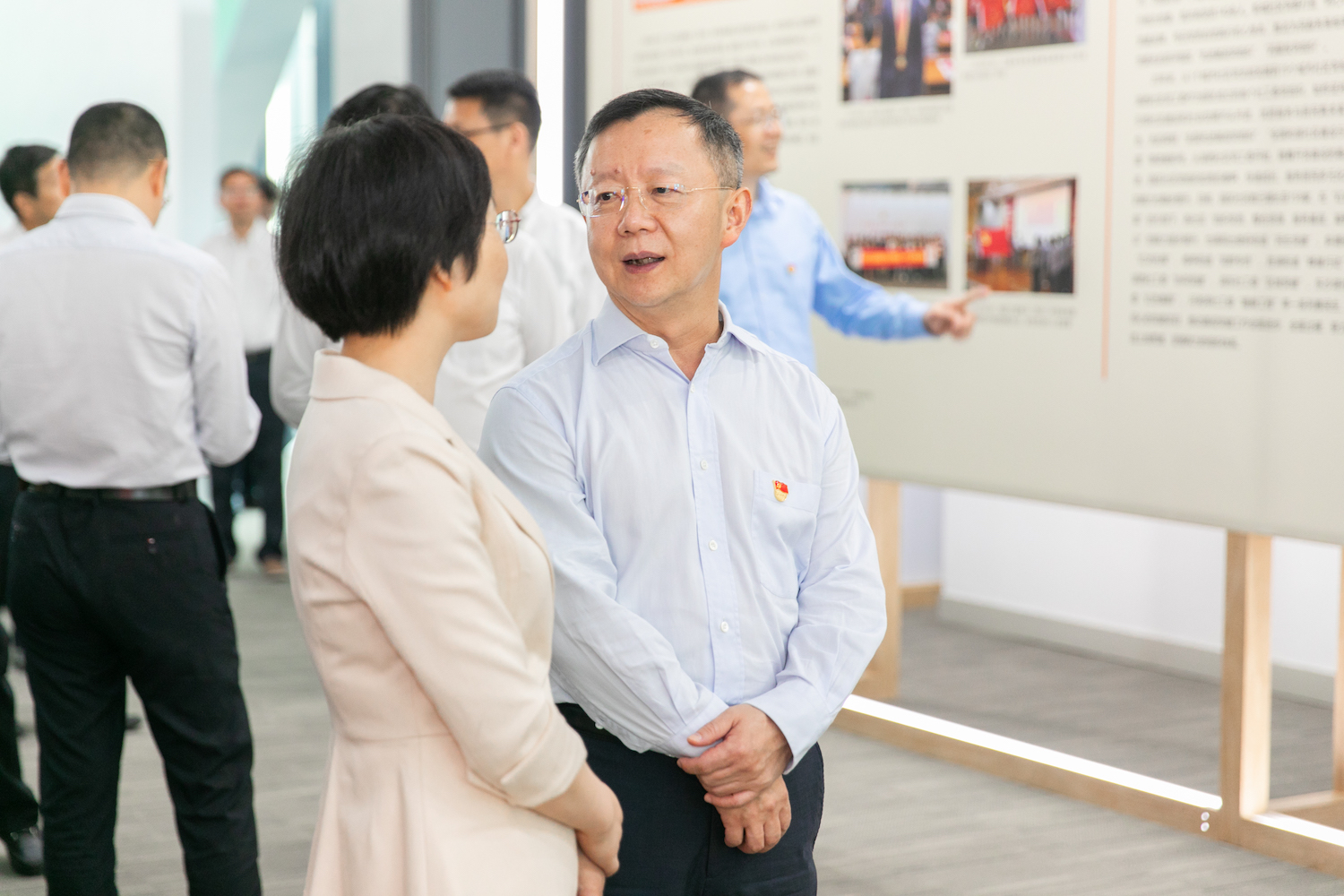 光刻膠項(xiàng)目驗(yàn)收會(huì)照片(圖13)