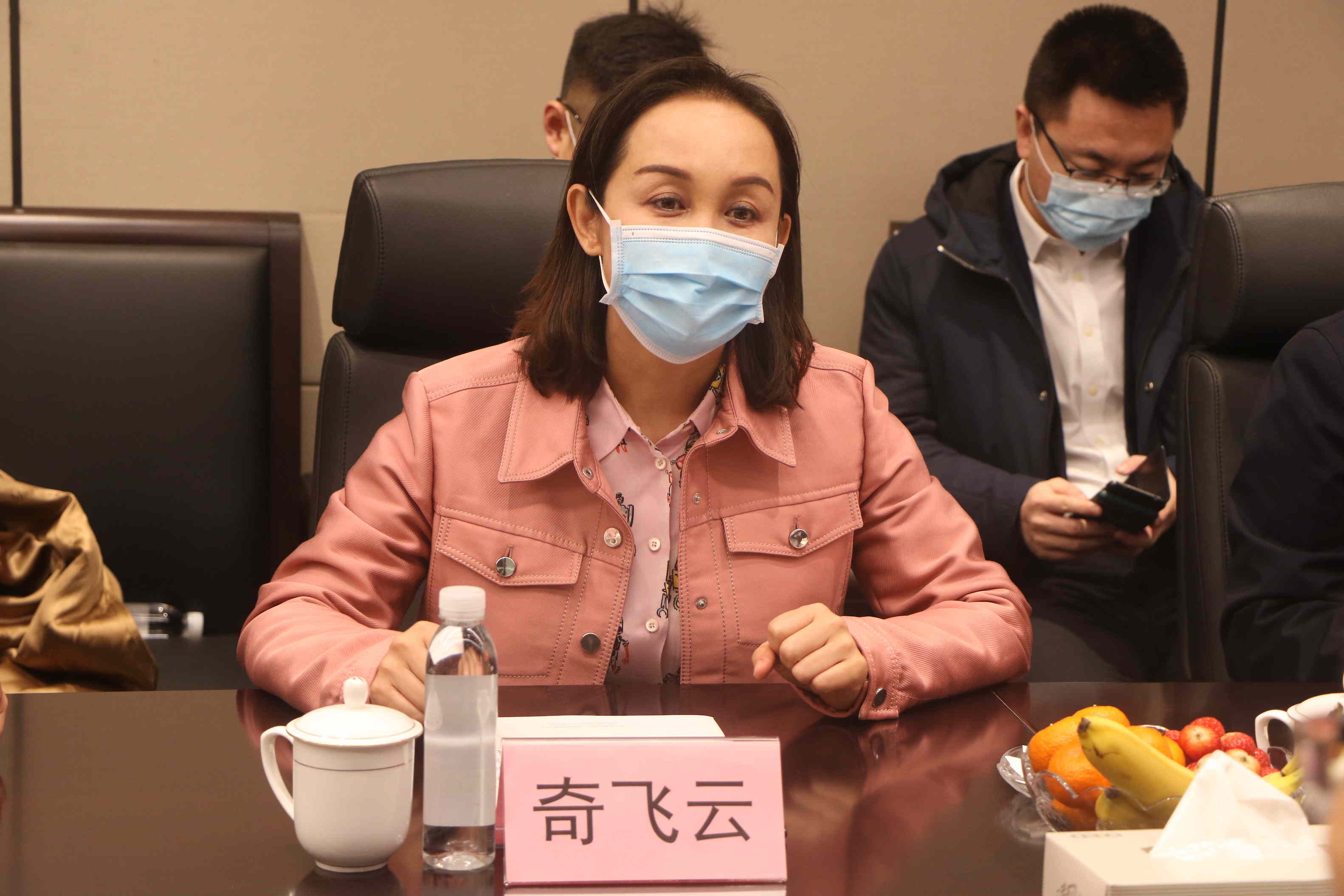  內(nèi)蒙古烏蘭察布市委副書(shū)記、市長(zhǎng)奇飛云調(diào)研南大光電(圖3)