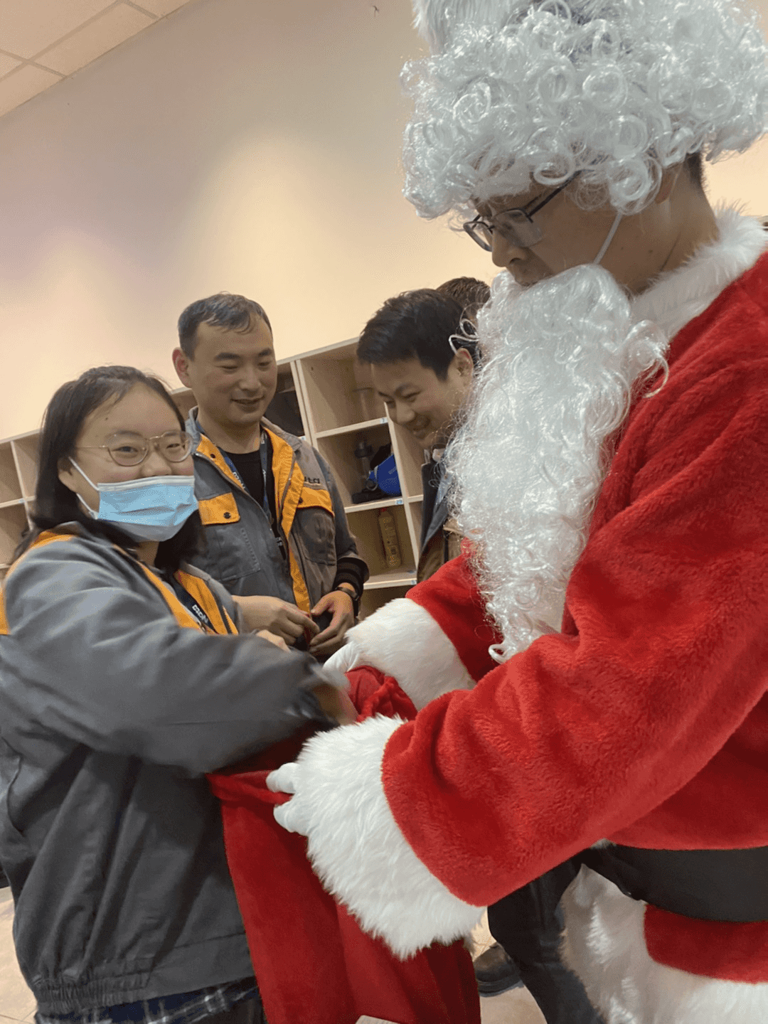 蘇州工廠圣誕活動(圖5) 蘇州工廠圣誕活動(圖5)